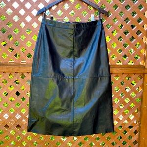NWOT Perfect leather skirt 🔥